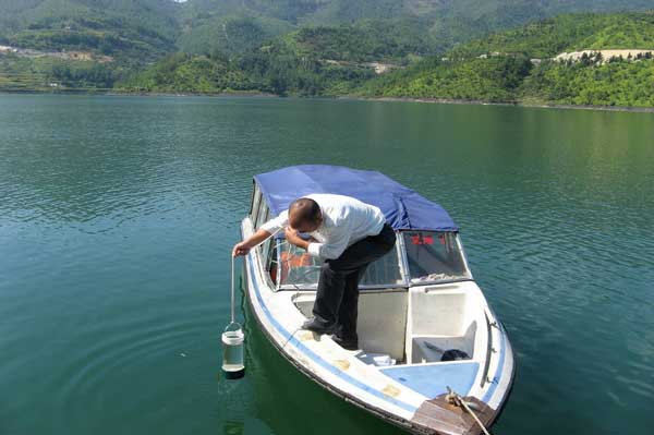 水污染源监测中应该怎样确定采样点？